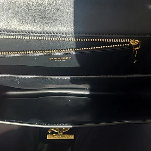 Authentic Burberry - Picture 12 of 17